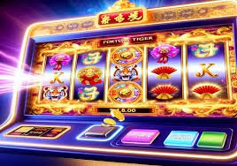 Slot tournament leaderboard and tournament bracket